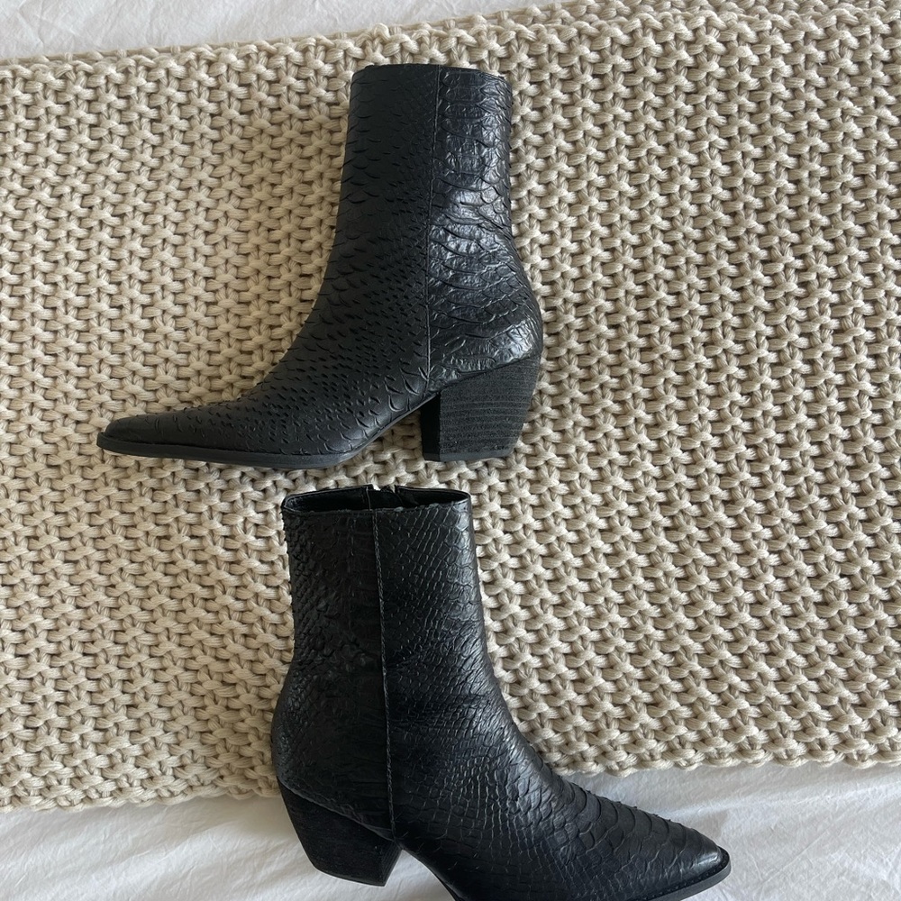 Matisse Caty Western Snake Boot